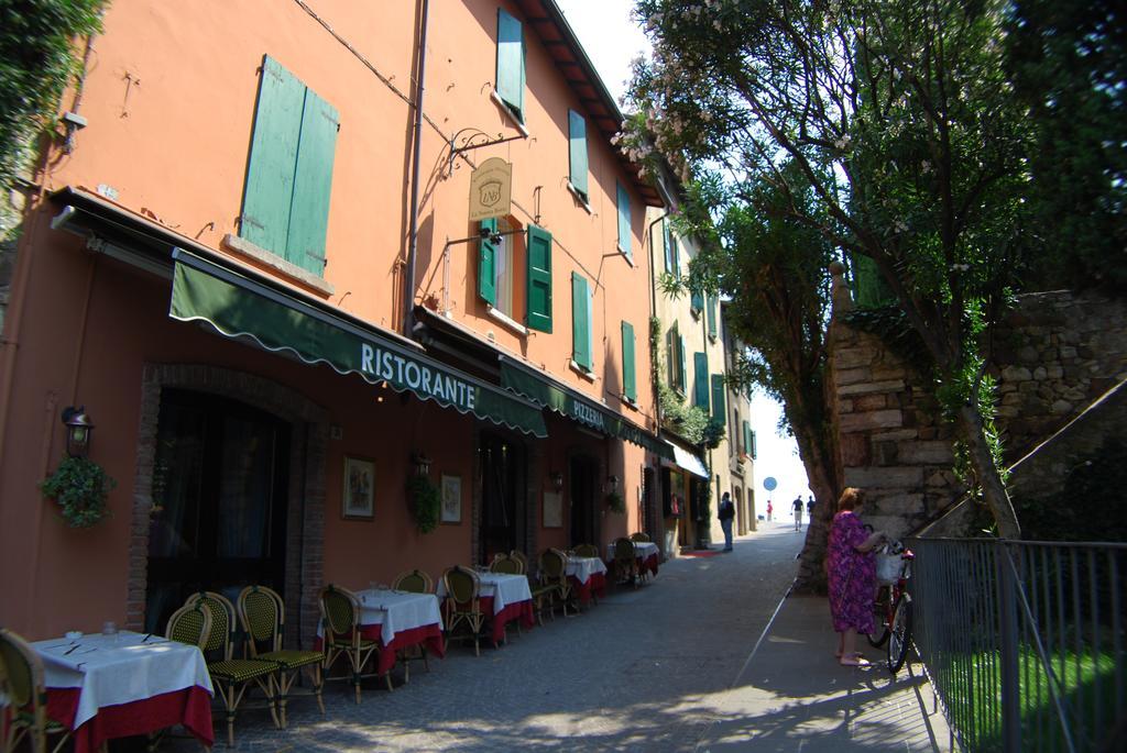 Appartamenti Corneliani Sirmione Exterior foto